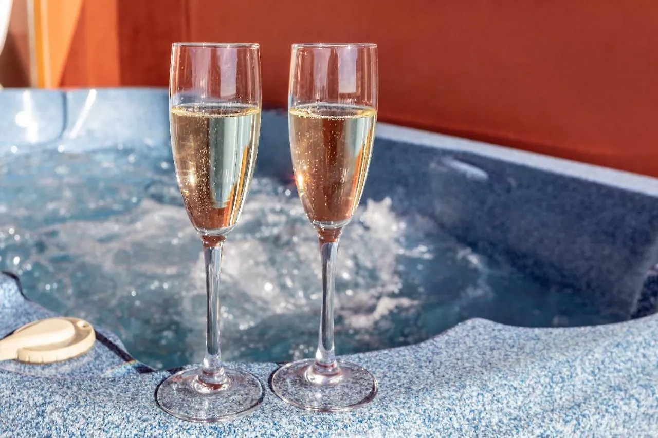 Apartamento weforyou ATICO U RESERVA DEL HIGUERON, 3 DORMITORIOS CON JACUZZI, PISCINA Y PARKING Benalmádena